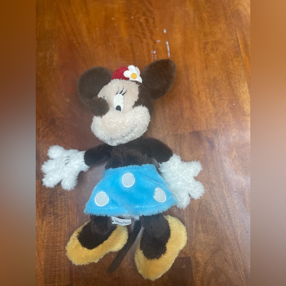 Disney 14” Minnie Mouse plushie